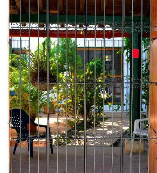 ペンション Casa Serrano   Callejón De Don Blas 3 Hab Carreto