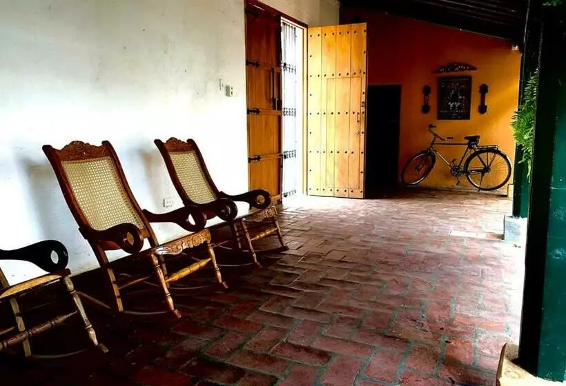 ペンション Casa Serrano   Callejón De Don Blas 3 Hab Carreto