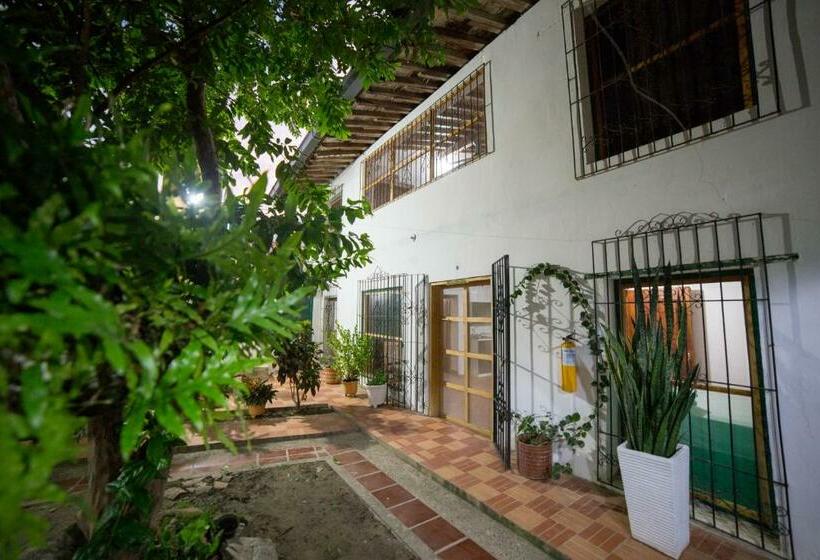 پانسیون Casa Serrano   Callejón De Don Blas 3 Hab Carreto