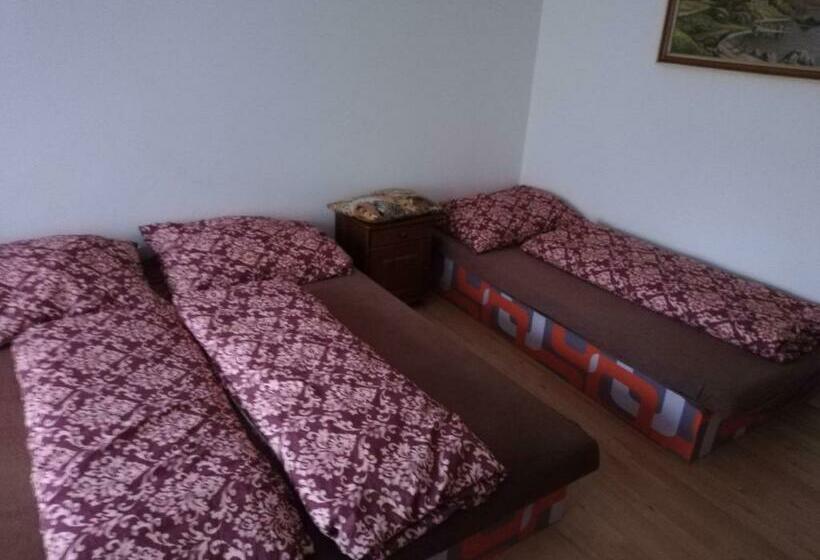 بنسيون Penzión Larix Blatnica