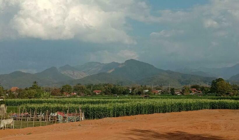 Bed and Breakfast อิงขว้างโฮมสเตย์