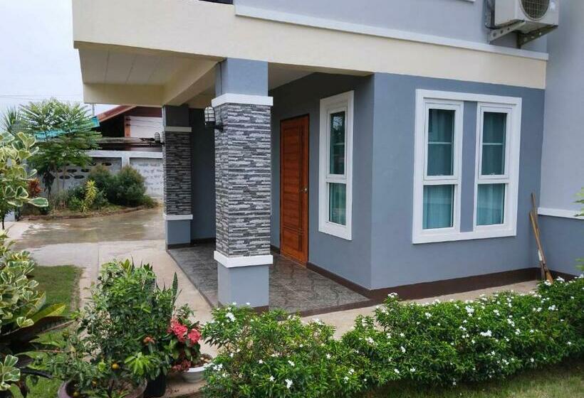 Bed and Breakfast อิงขว้างโฮมสเตย์