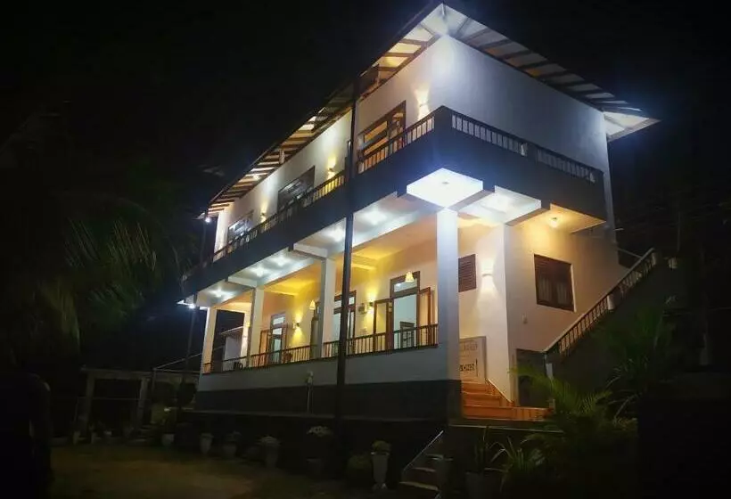 Aamiaismajoitus (B&B) Sunhill Rest Hiriketiya