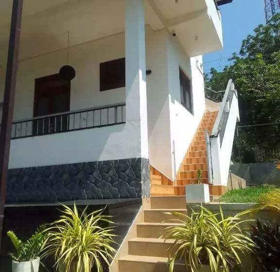 Aamiaismajoitus (B&B) Sunhill Rest Hiriketiya