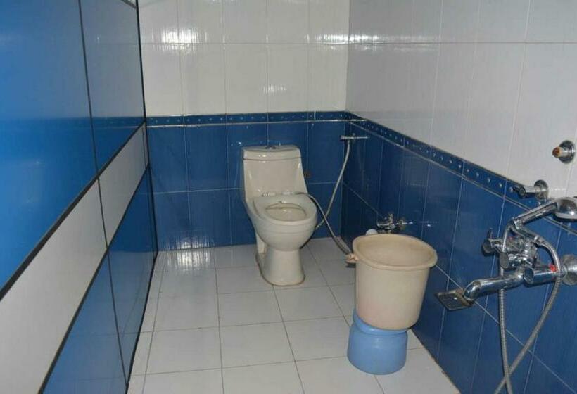 בית מלון כפרי Crystal Palace Dhanaulti