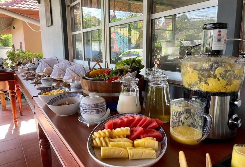 هتل The Pavillon By The Pace Phuket Boutique Resort