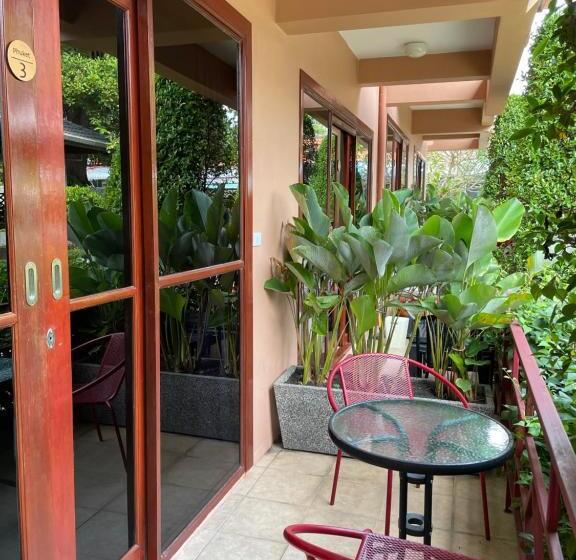 هتل The Pavillon By The Pace Phuket Boutique Resort