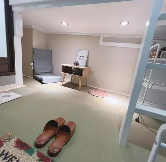 誠家　makoto Hostel