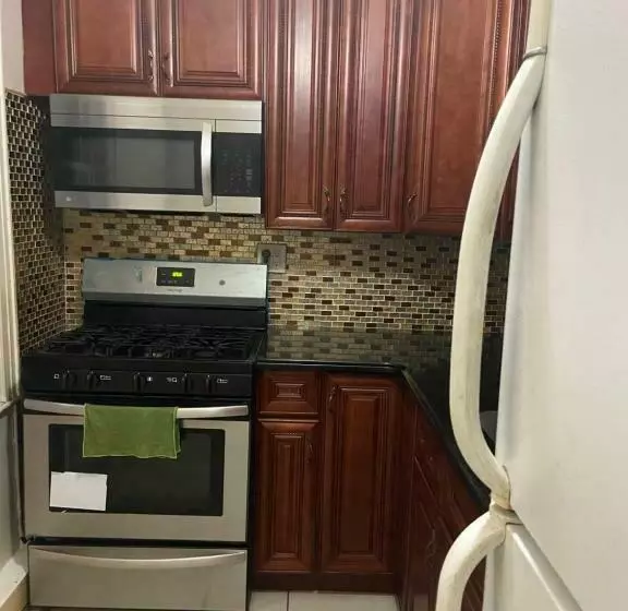 پانسیون A Sweet Room In Queens