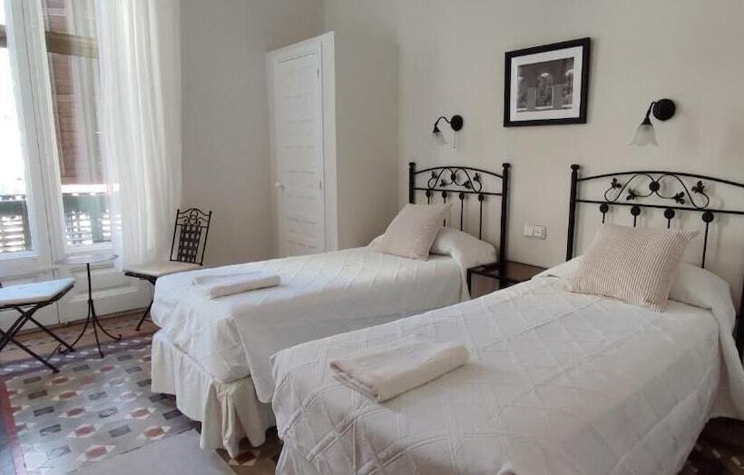 Пансион Casa Consell Bailen, Guest House