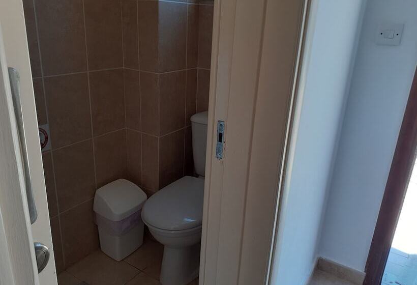 Beautiful 2 Bed House In Mandria Paphos