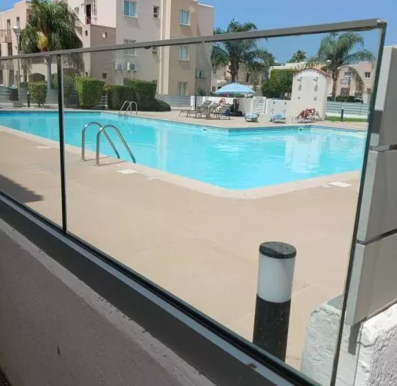 Beautiful 2 Bed House In Mandria Paphos