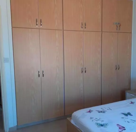 Beautiful 2 Bed House In Mandria Paphos