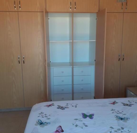 Beautiful 2 Bed House In Mandria Paphos