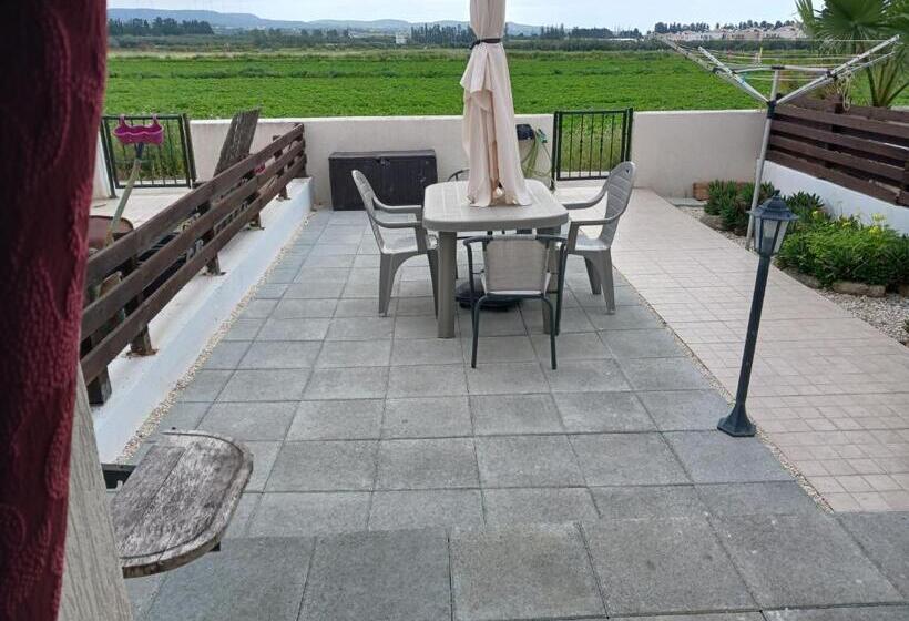 Beautiful 2 Bed House In Mandria Paphos