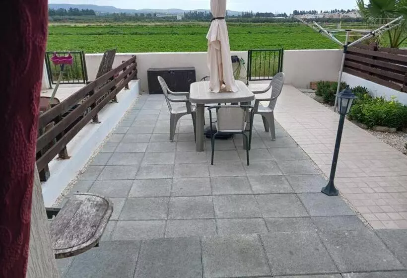 Beautiful 2 Bed House In Mandria Paphos