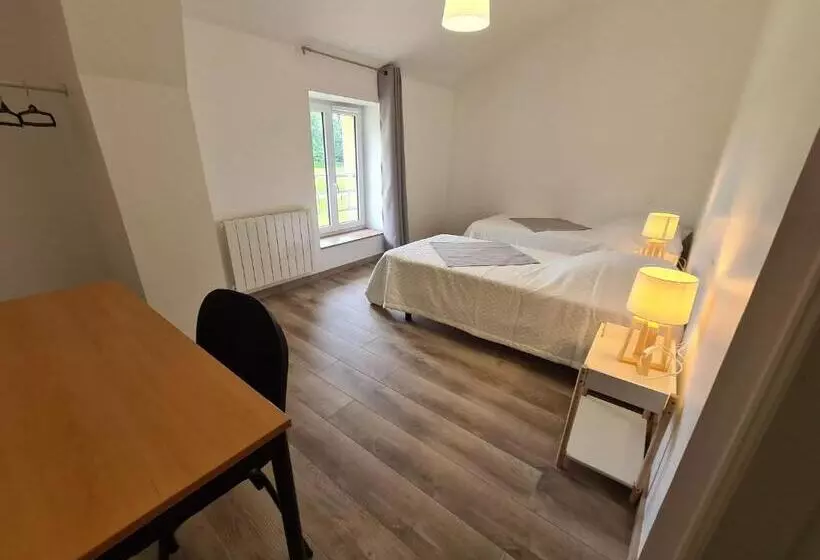 Maison Calme Avec Jardin Et Terrasse, Proche Châteauroux, 3 Chambres, 3 Salles De Bain, Parking Incl