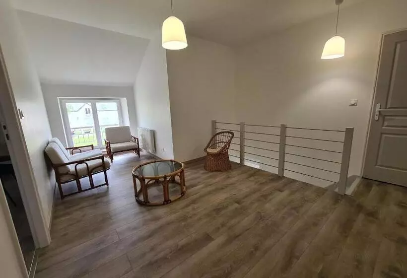 Maison Calme Avec Jardin Et Terrasse, Proche Châteauroux, 3 Chambres, 3 Salles De Bain, Parking Incl