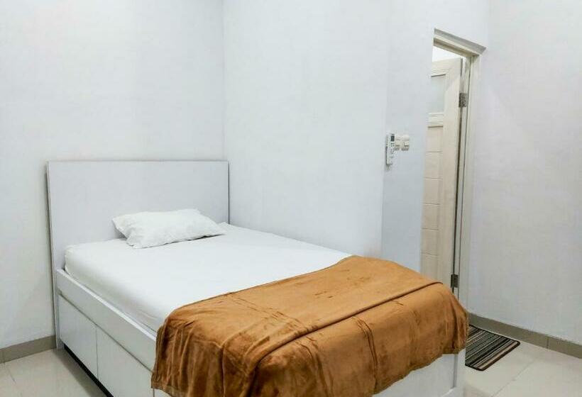 Hotel Benhill Syariah Residence 2 Mitra Reddoorz