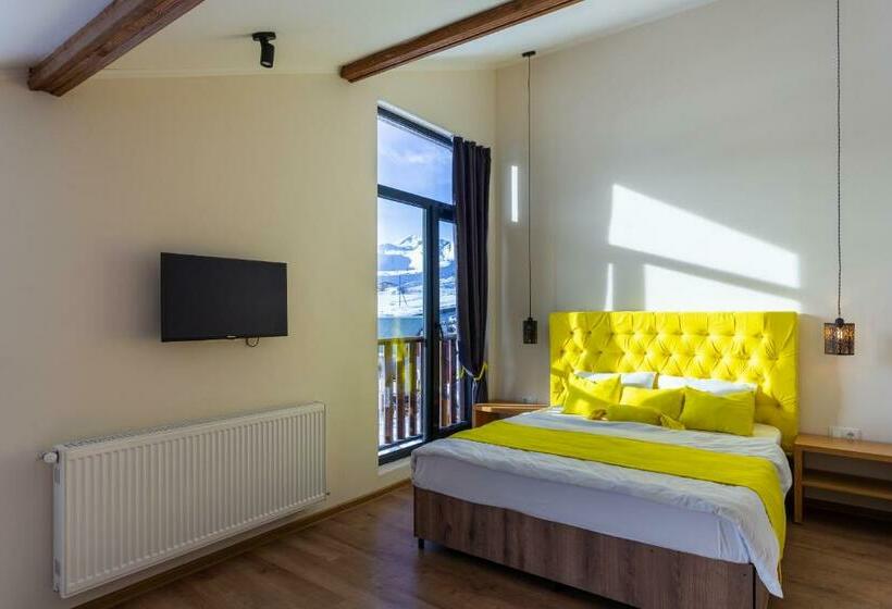 בית מלון כפרי Chalet In Gudauri