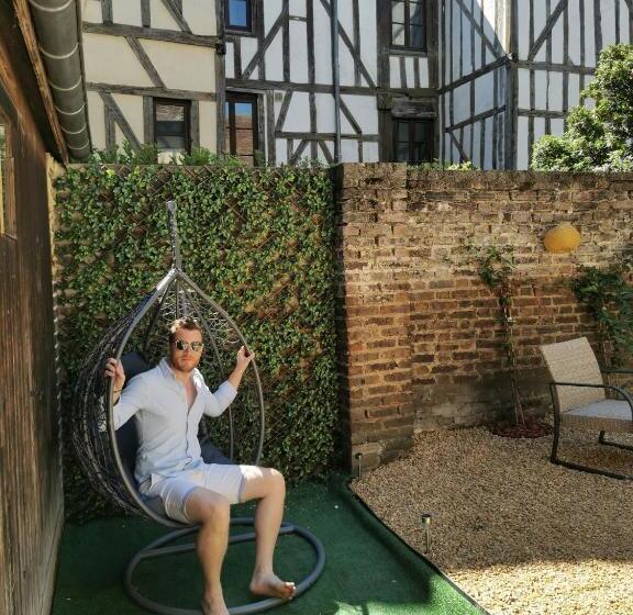 La Marmotte De La Cathédrale Calme Jardin