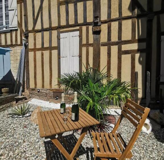 La Marmotte De La Cathédrale Calme Jardin