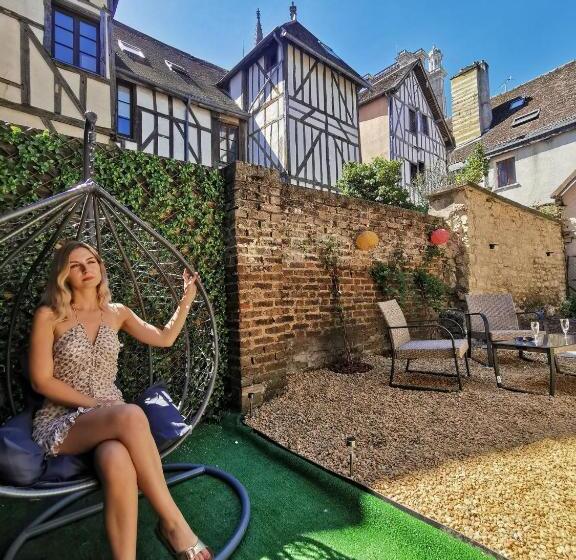 La Marmotte De La Cathédrale Calme Jardin