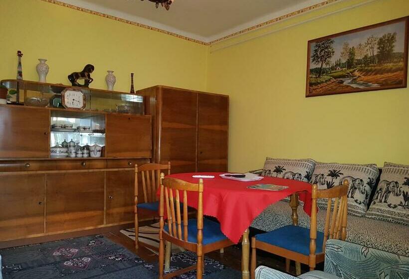 פנסיון Taxispihenő