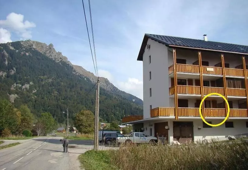 Studio Au Calme Face Aux Montagnes Dans Station De Ski