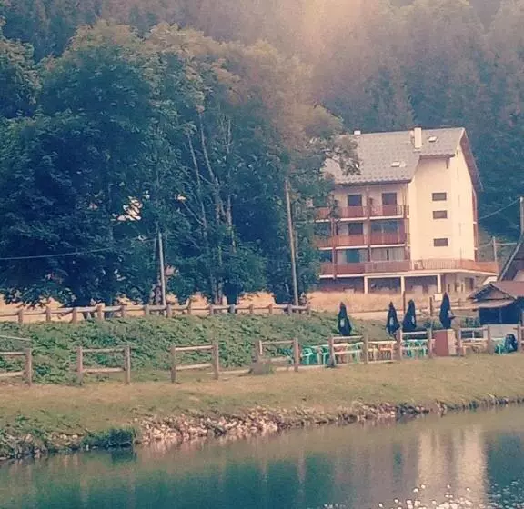Studio Au Calme Face Aux Montagnes Dans Station De Ski