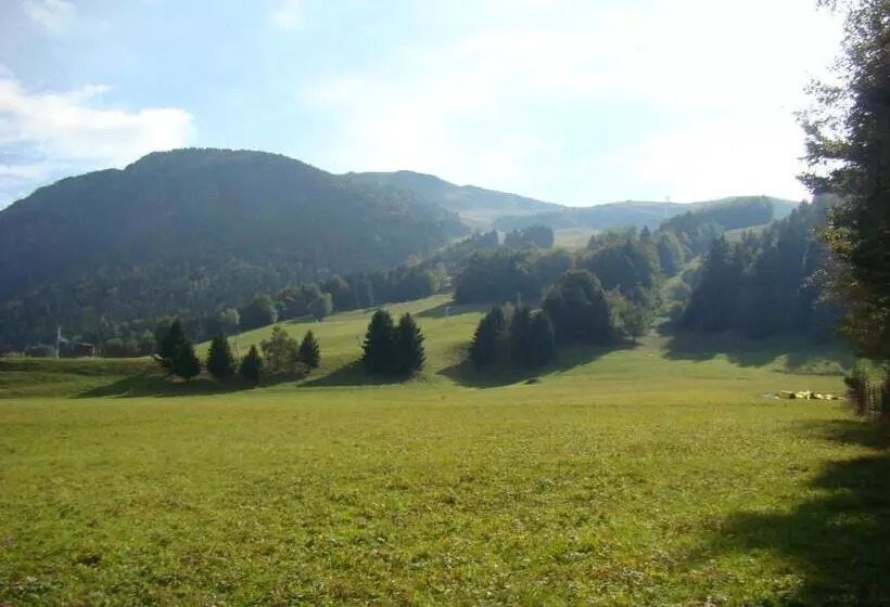 Studio Au Calme Face Aux Montagnes Dans Station De Ski