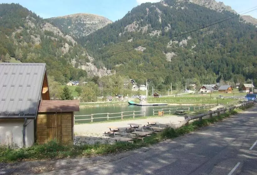 Studio Au Calme Face Aux Montagnes Dans Station De Ski