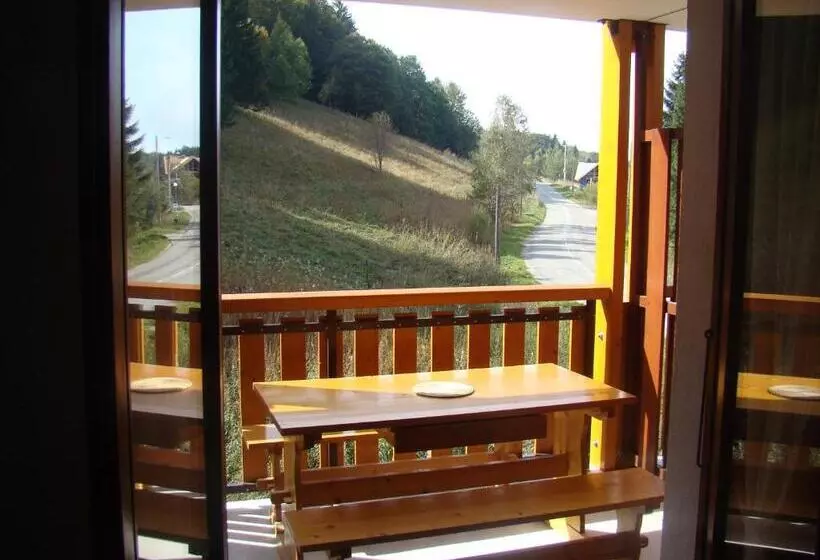 Studio Au Calme Face Aux Montagnes Dans Station De Ski