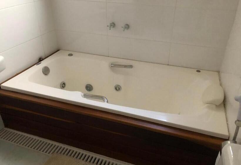 Otel Pousada Refúgio Dos Falcões