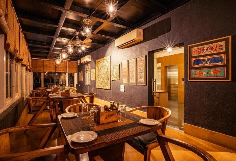 Tripli Hotels Shiv Villas