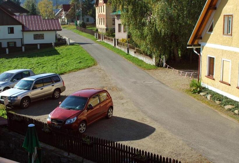 بنسيون Penzion Na Staré Cestě