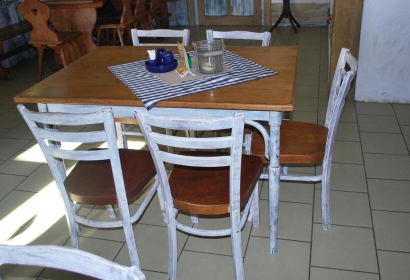 بنسيون Penzion Na Staré Cestě