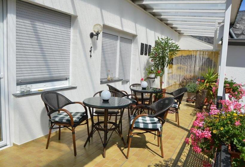 פנסיון Wein & Gästehaus Ballmann