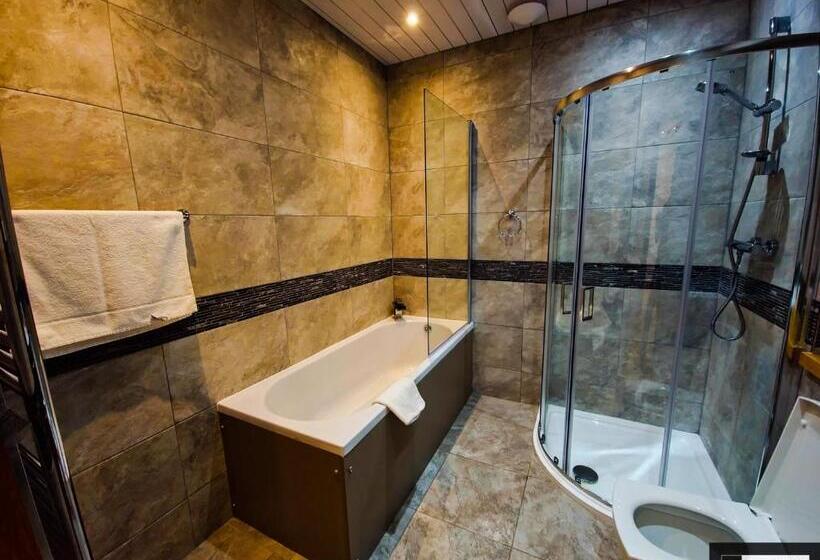 St Martin S House With Hot Tub