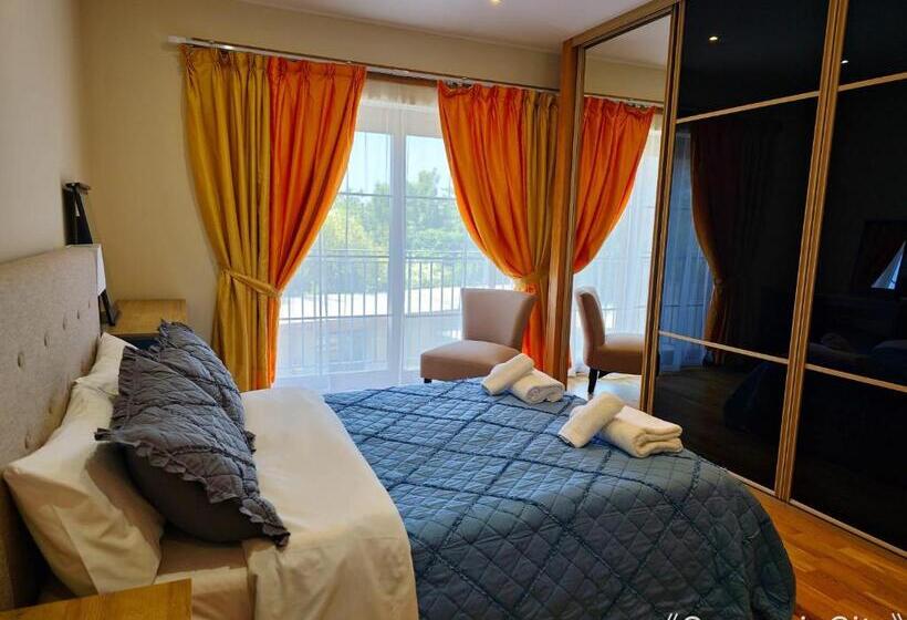 St Martin S House With Hot Tub