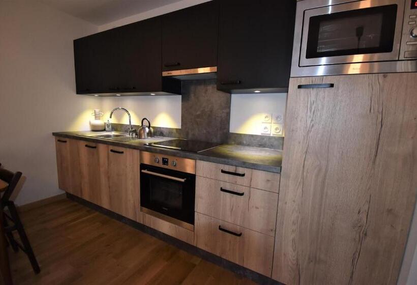 Vaujanylocations   La Cabane De Maurice