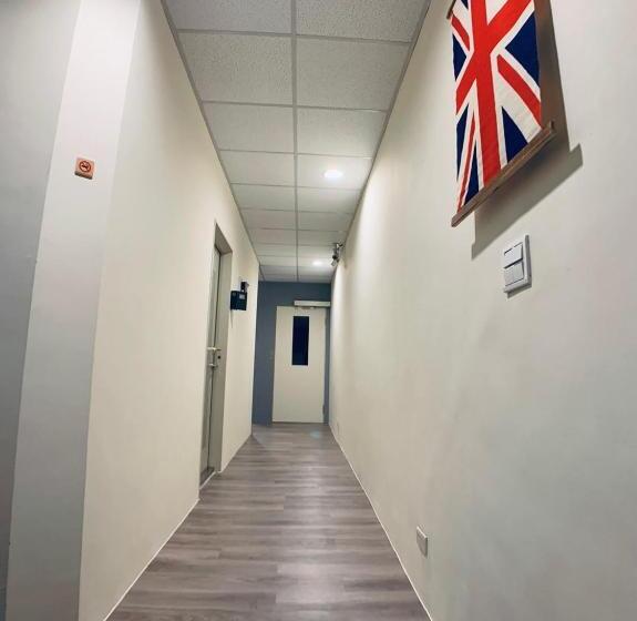 هاستل Lazy Bone