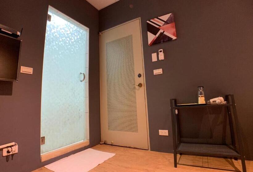 هاستل Lazy Bone