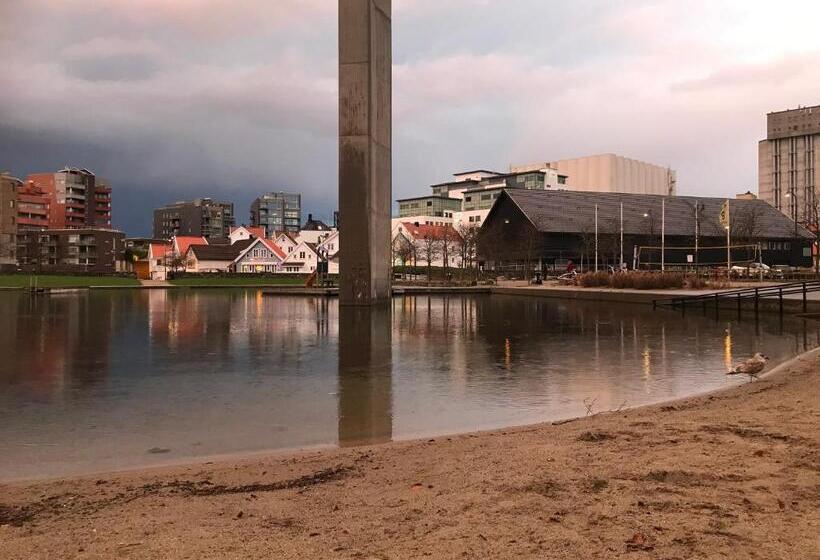 Charming Studio With Private Patio