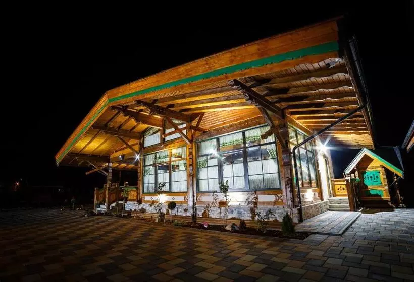 Hotelli Colț De Austria