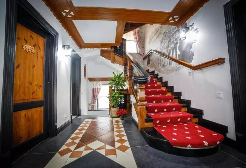 Hotelli Colț De Austria