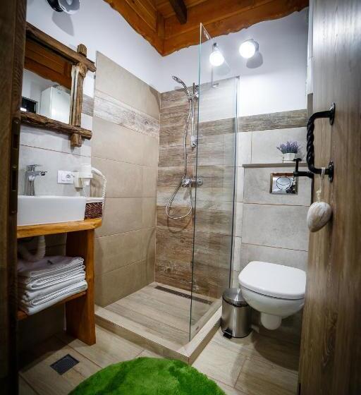 هتل Colț De Austria