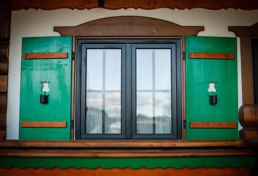 Hotelli Colț De Austria