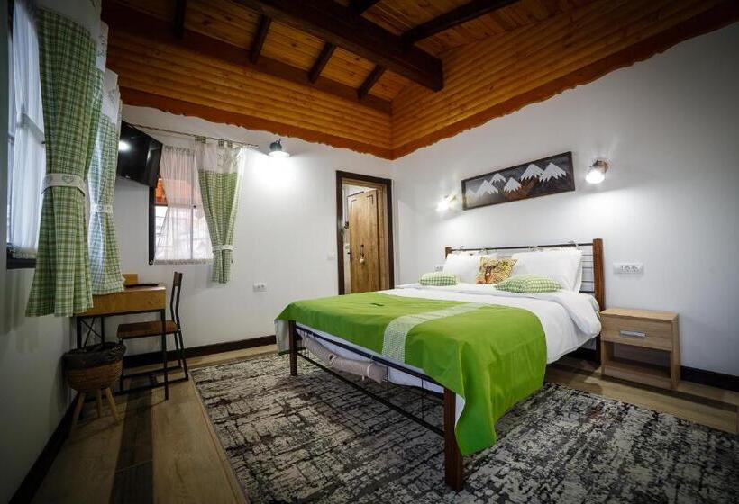 هتل Colț De Austria