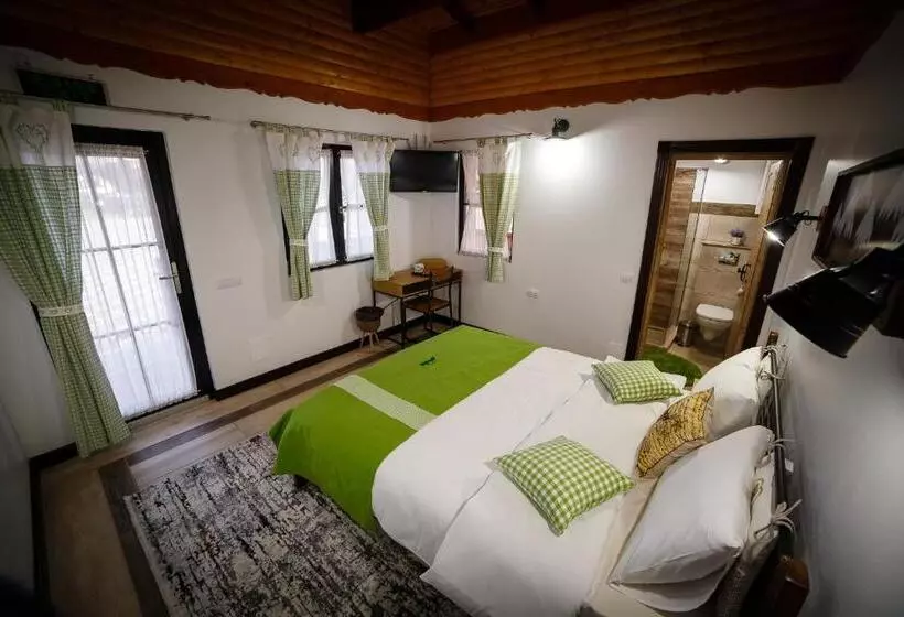 Hotelli Colț De Austria